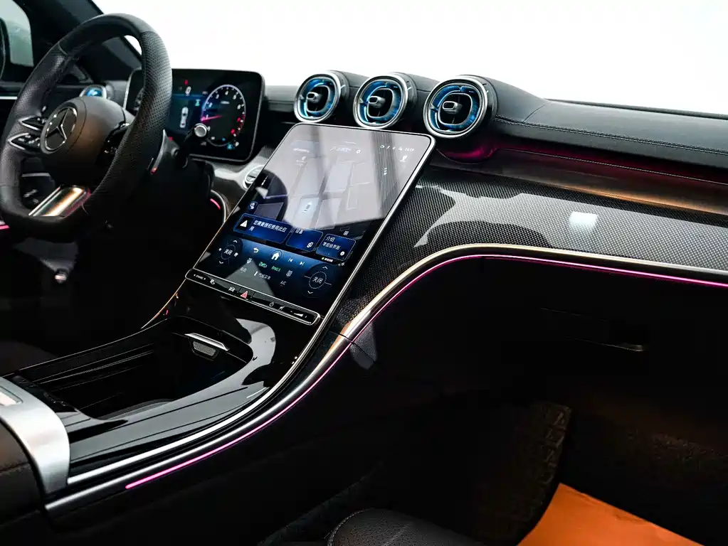 Mercedes-Benz C-Class 2025 — фото 13