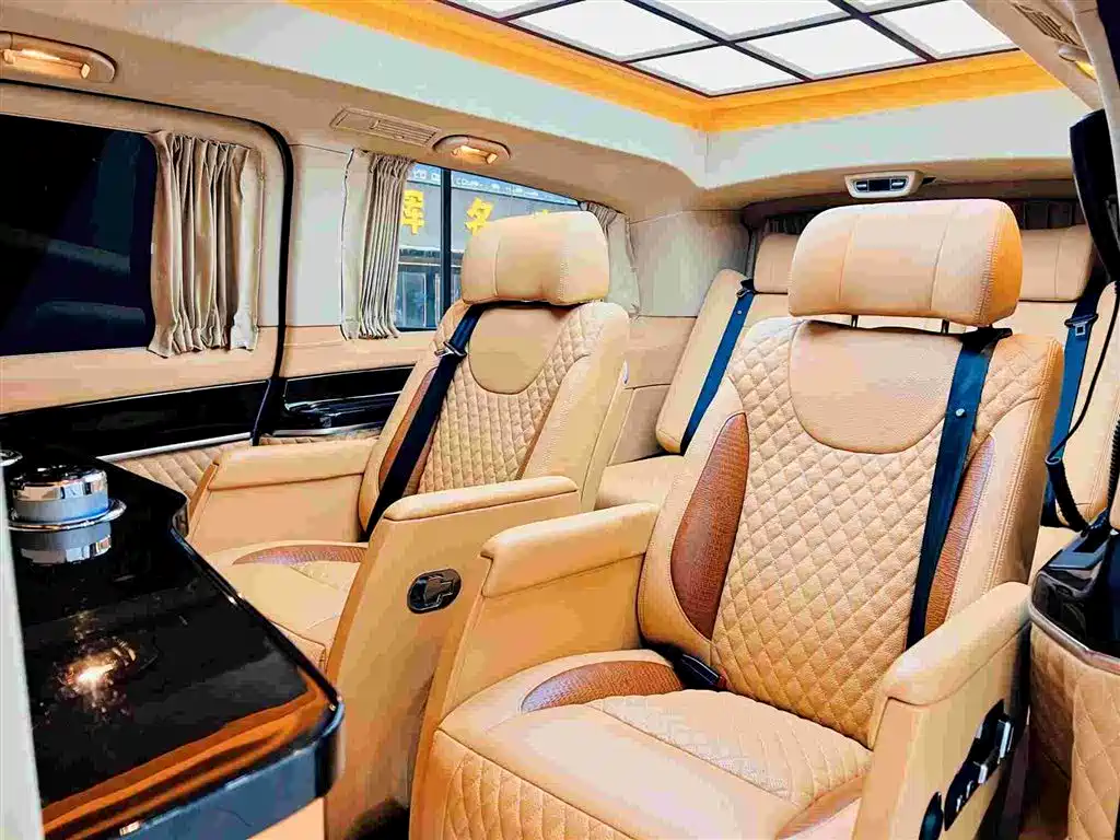 Mercedes-Benz V-Class 2020 — фото 24