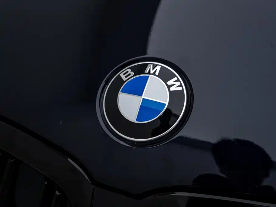 BMW 3 Series 2023 — фото 22