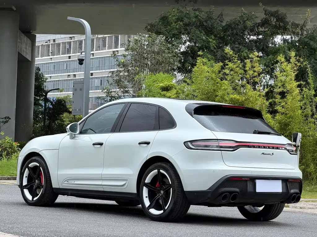 Porsche Macan 2023 — фото 21