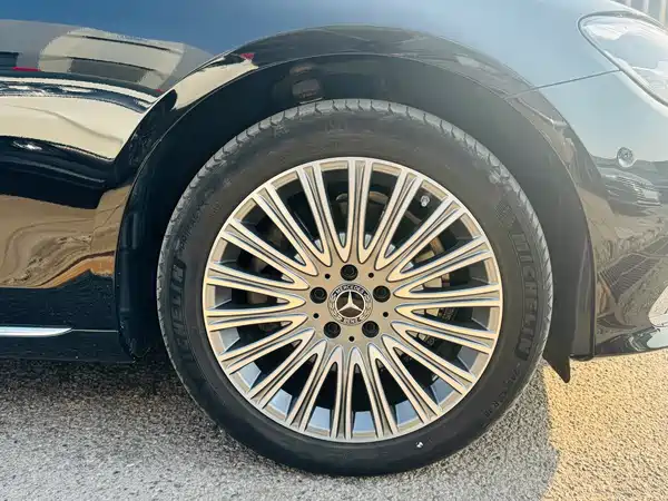 Mercedes-Benz E-Class 2022