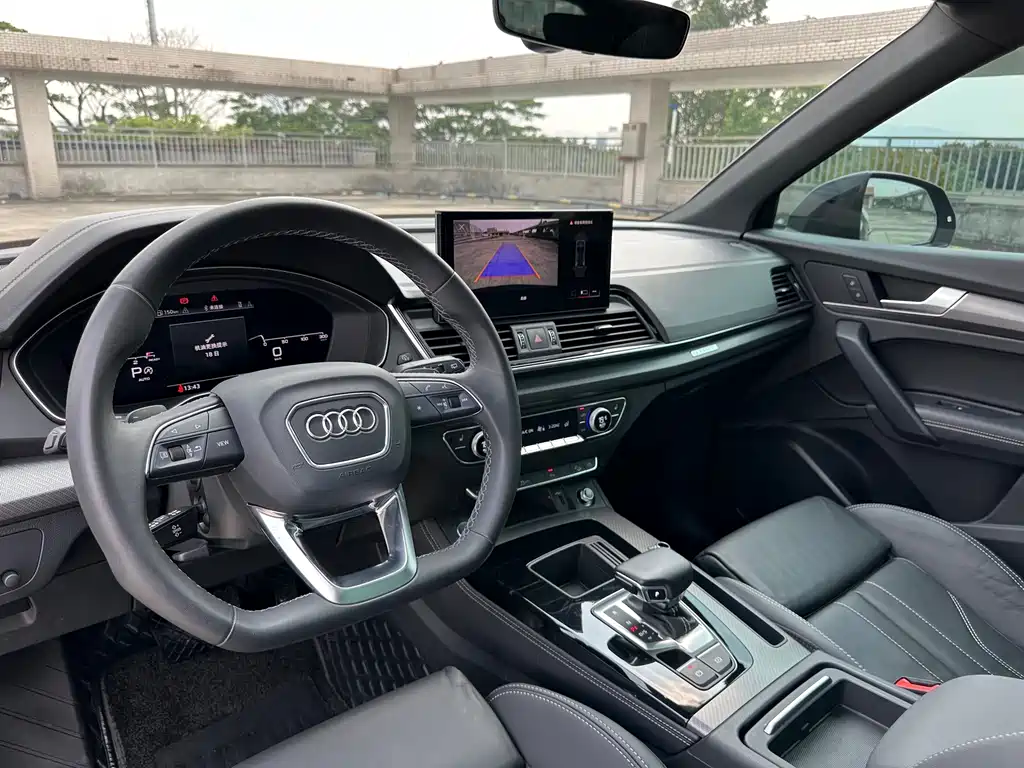 Audi Q5L 2023 — фото 10