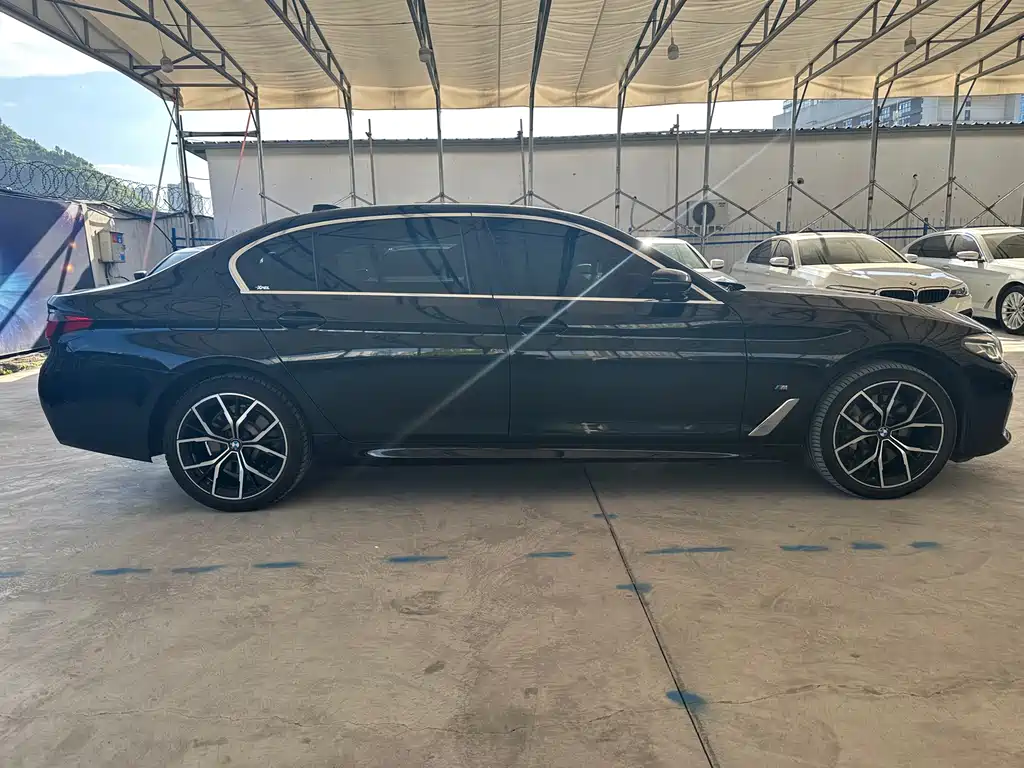 BMW 5 Series 2021 — фото 13