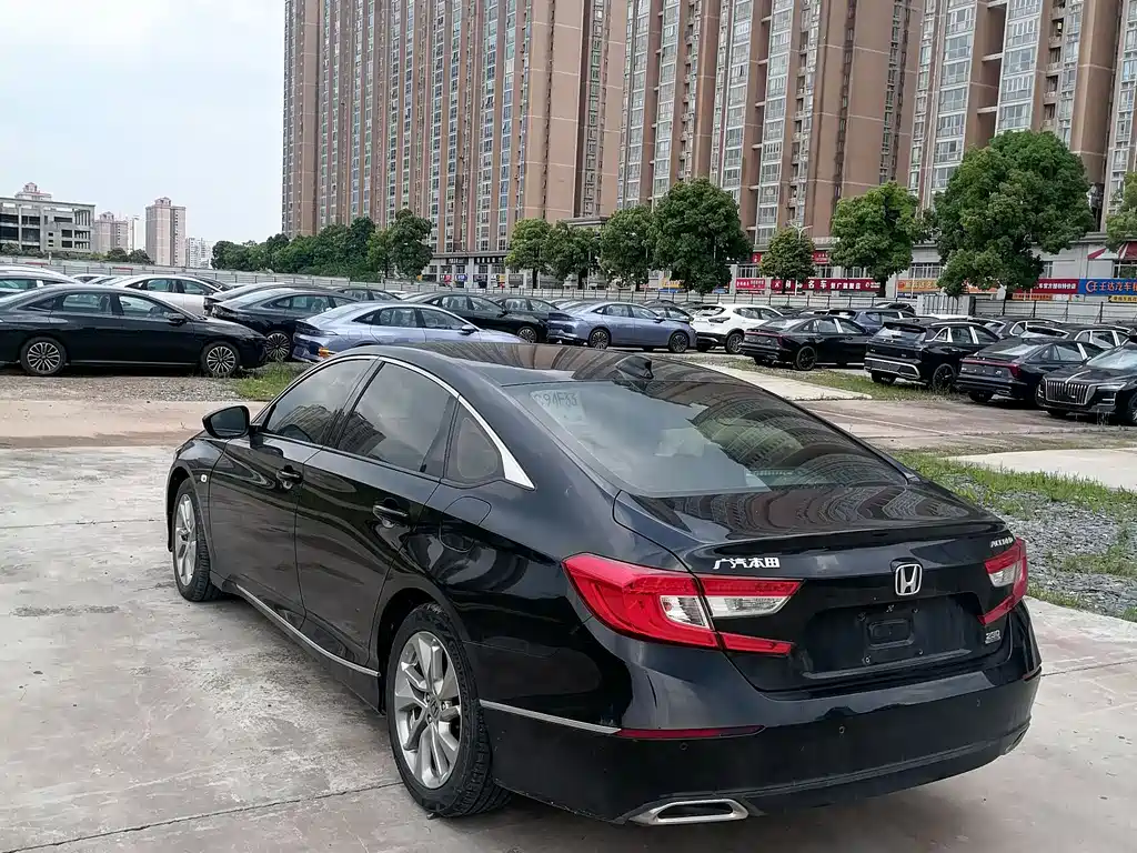 Honda Accord 2018 — фото 8