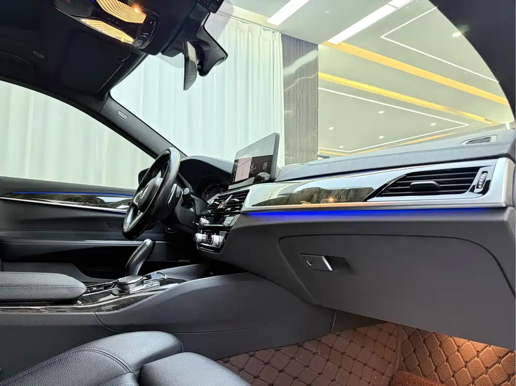 BMW 6 Series GT 2023 — фото 9