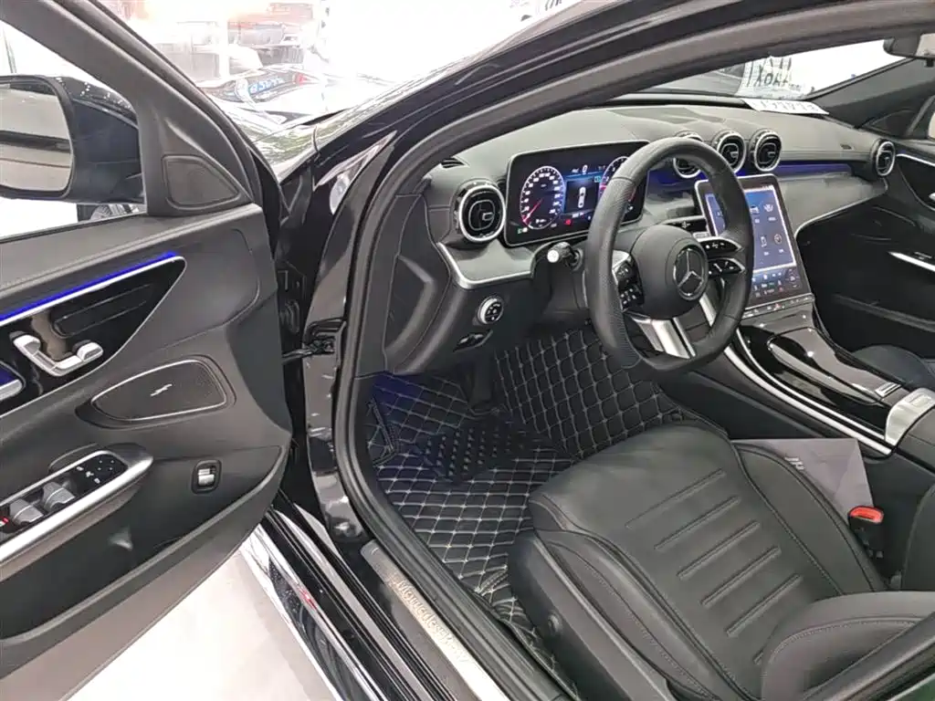 Mercedes-Benz C-Class 2023 — фото 16