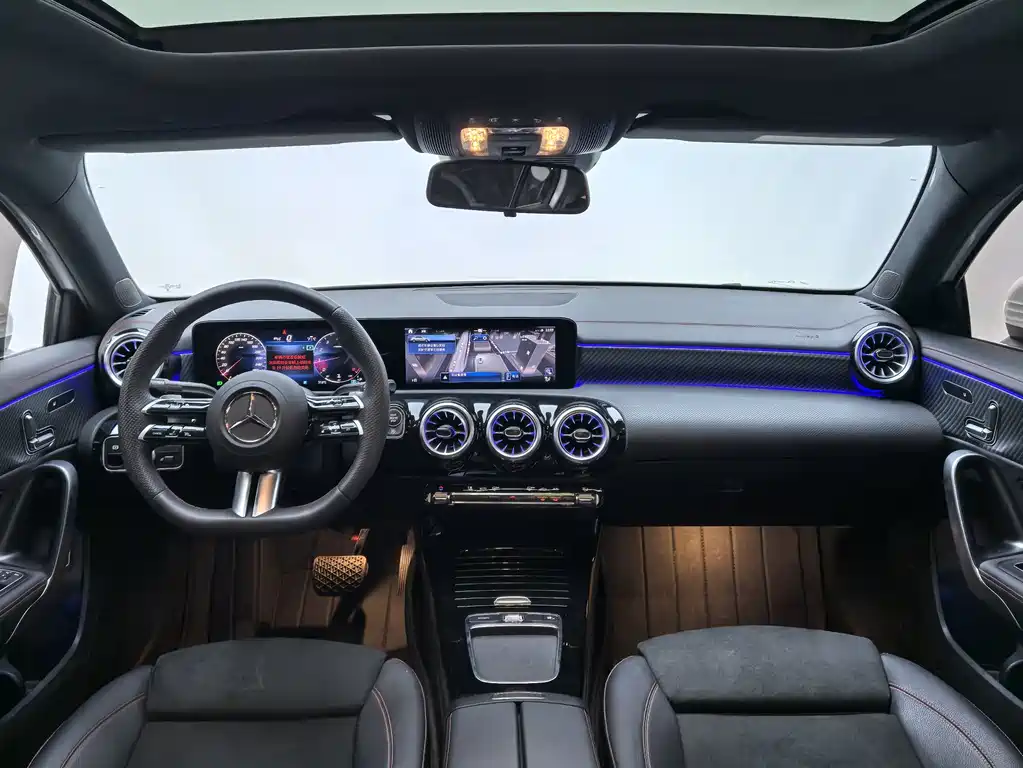 Mercedes-Benz A-Class 2024 — фото 14