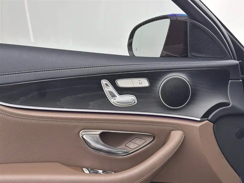 Mercedes-Benz E-Class 2018 — фото 14