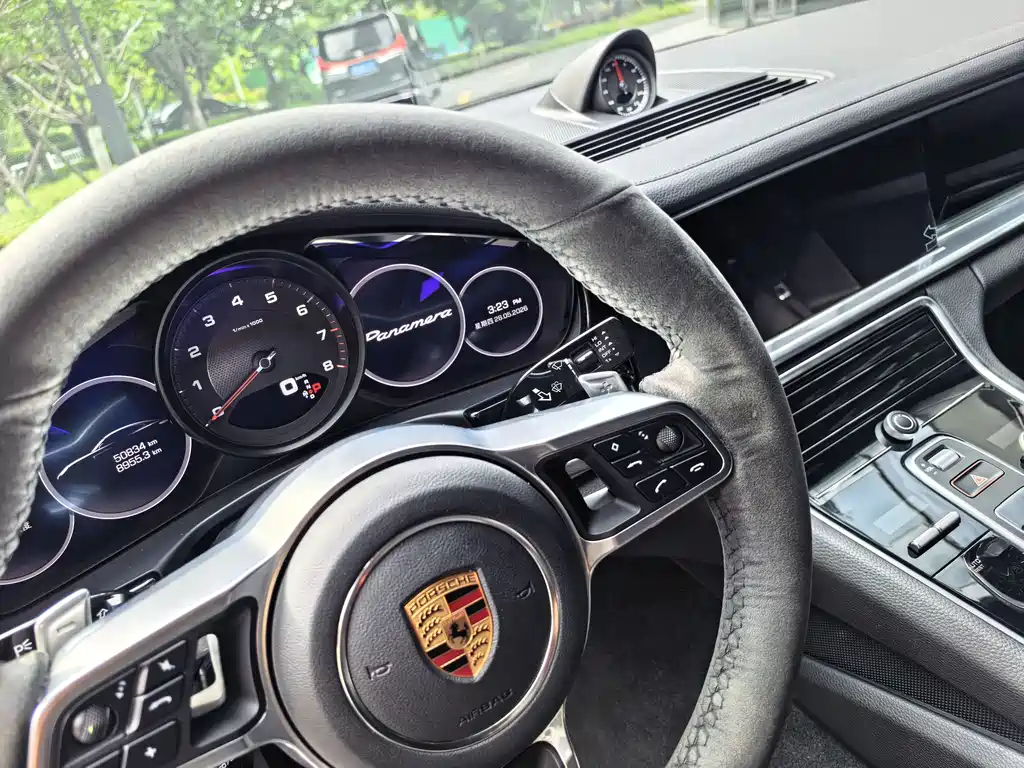 Porsche Panamera 2018 — фото 7