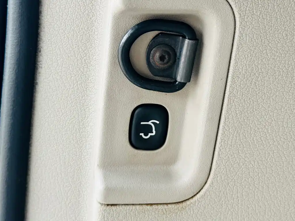 Jeep Commander Classic 2007 — фото 16