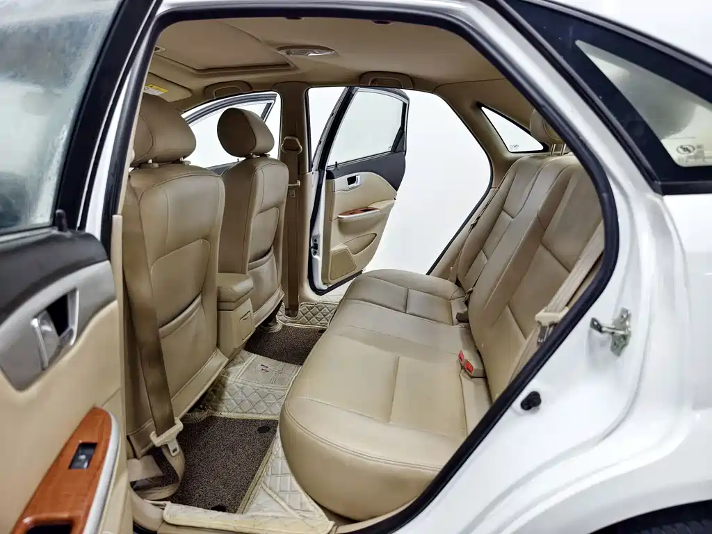 Buick Excelle 2015 — фото 13