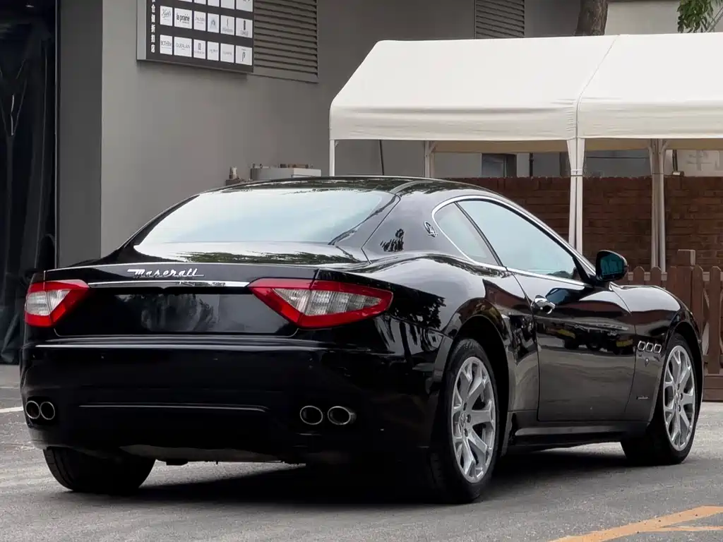 Maserati GranTurismo 2013 — фото 9