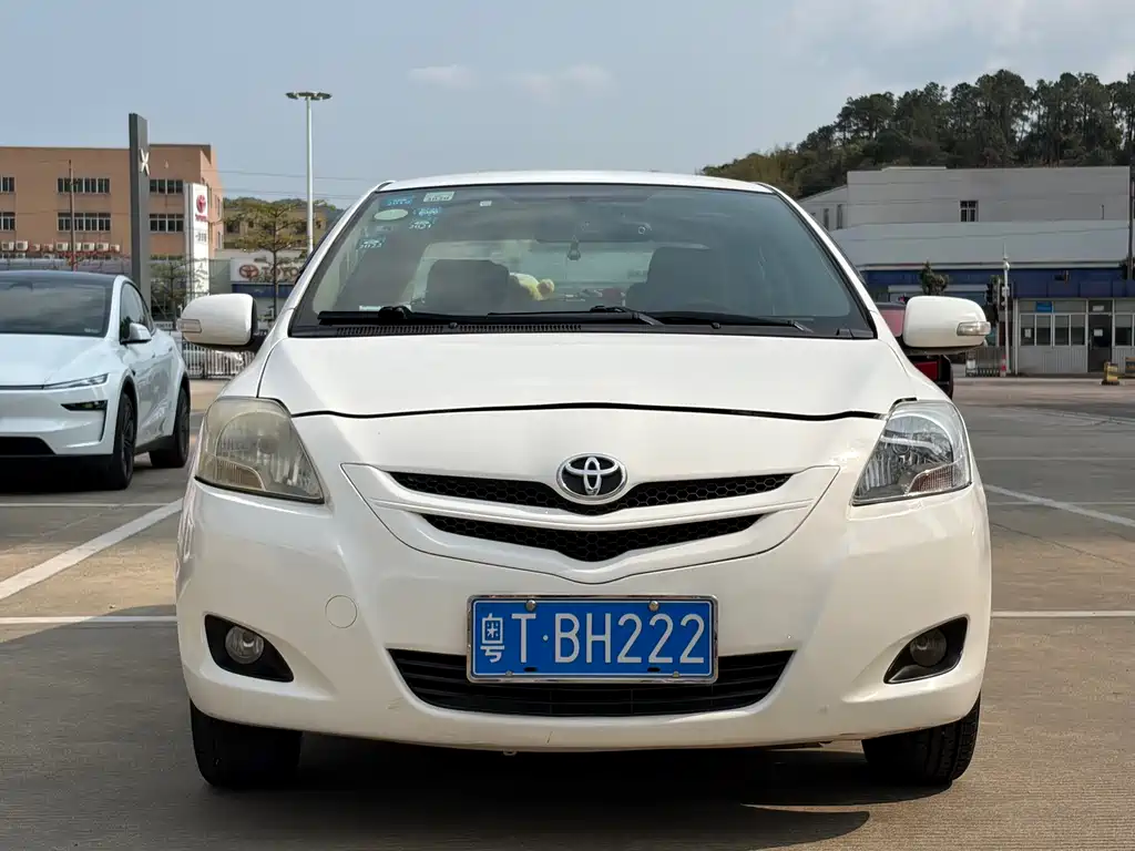 Toyota Vios 2010 — фото 2