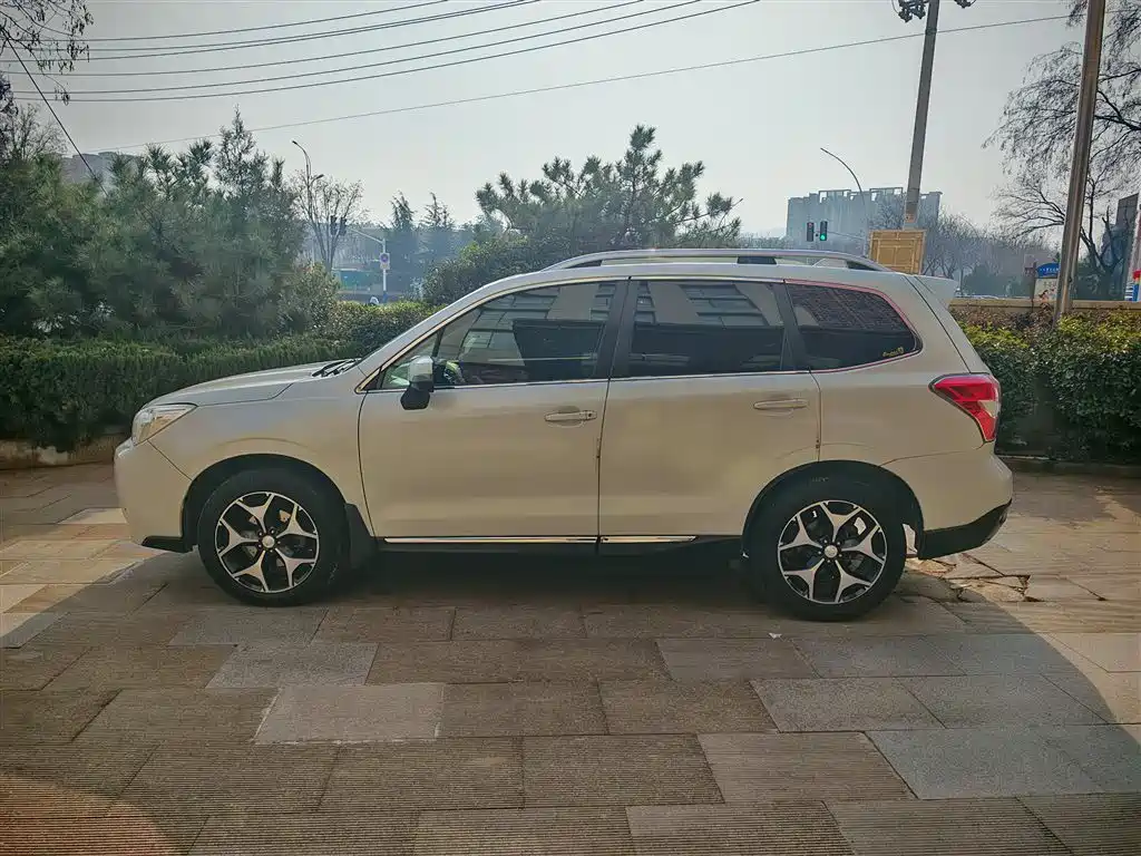 Subaru Forester 2014 — фото 15