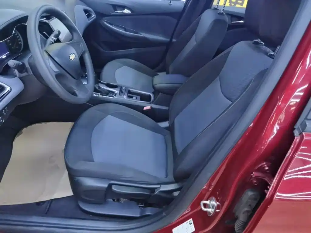 Chevrolet Cruze 2018 — фото 15