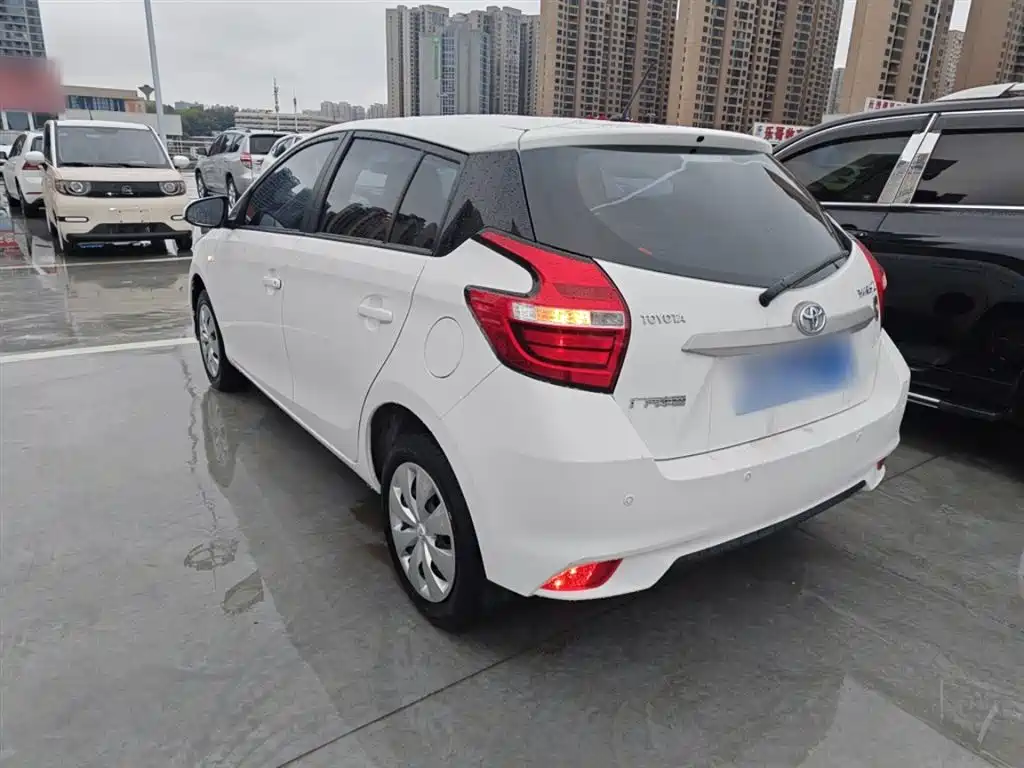 Toyota Yaris L 2020
