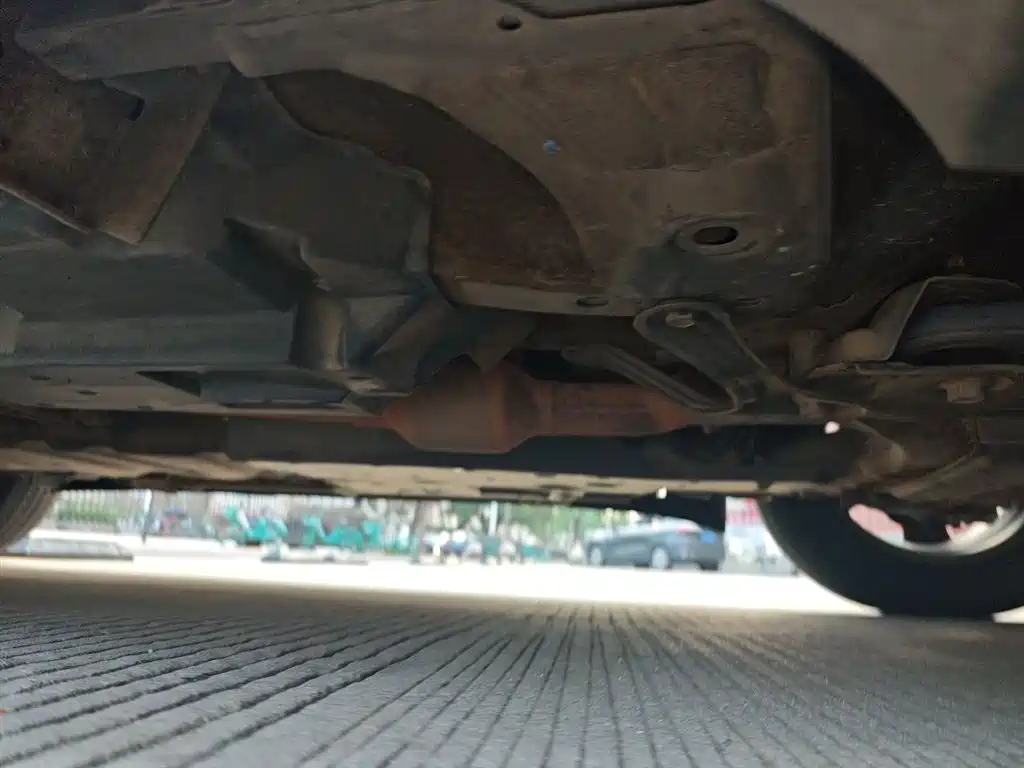 Toyota RAV4 2015 — фото 16
