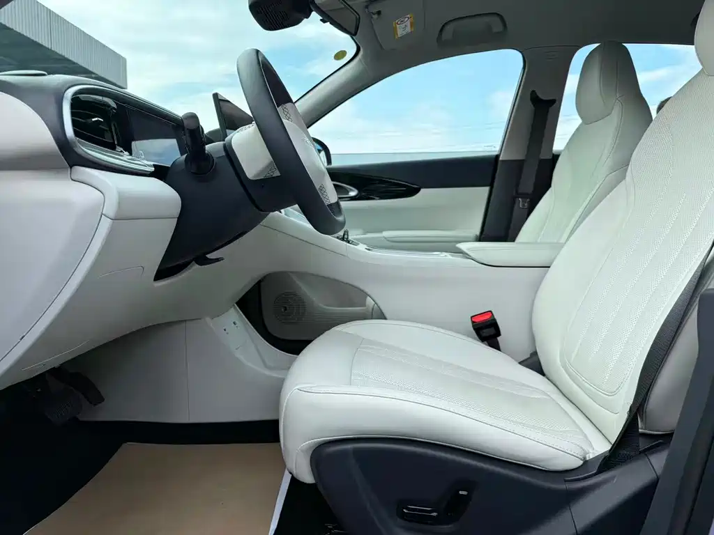 Geely Galaxy Starwish 2025 — фото 16