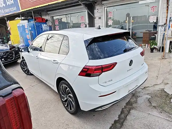 Volkswagen Golf 2023