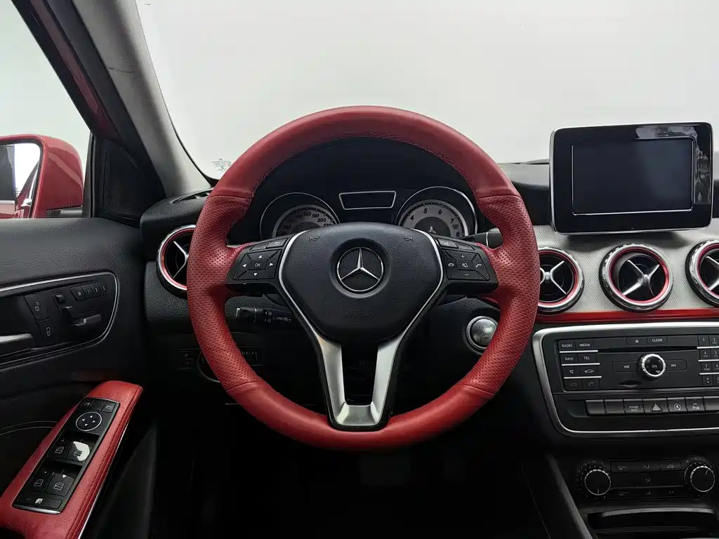 Mercedes-Benz GLA 2016 — фото 11