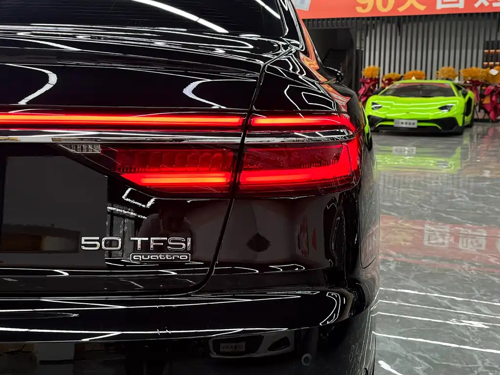 Audi A8 2021 — фото 6