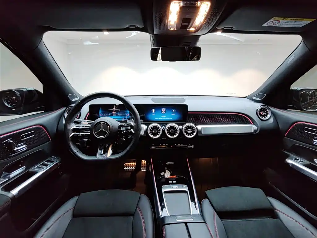 Mercedes-Benz GLB AMG 2025 — фото 12