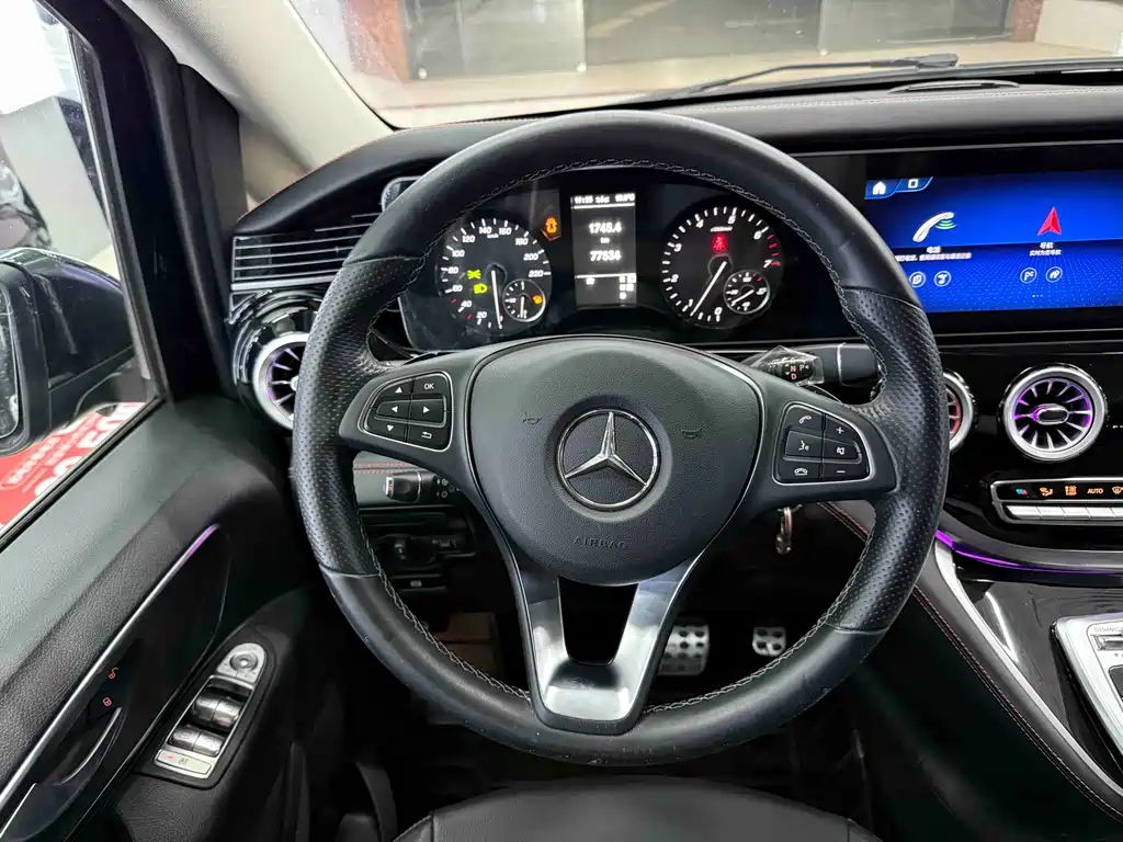 Mercedes-Benz Vito 2022 — фото 18