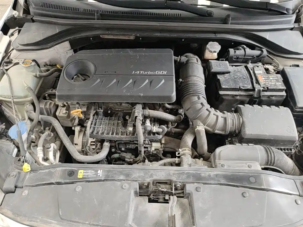 Hyundai Elantra 2019 — фото 15