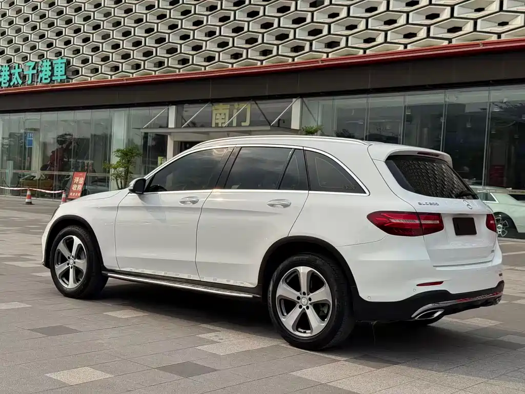Mercedes-Benz GLC 2017 — фото 9