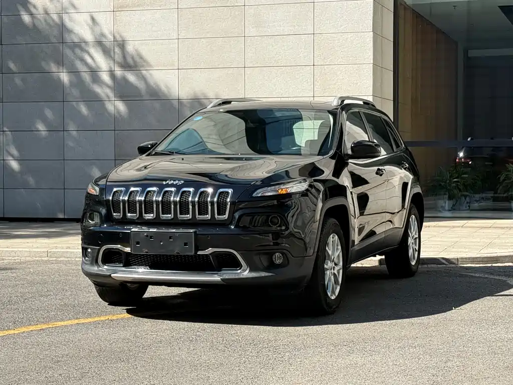 Jeep Cherokee 2016 — фото 1