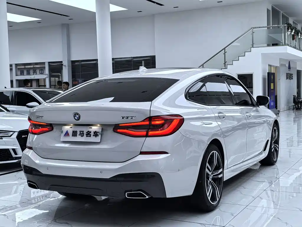 BMW 6 Series GT 2024 — фото 15
