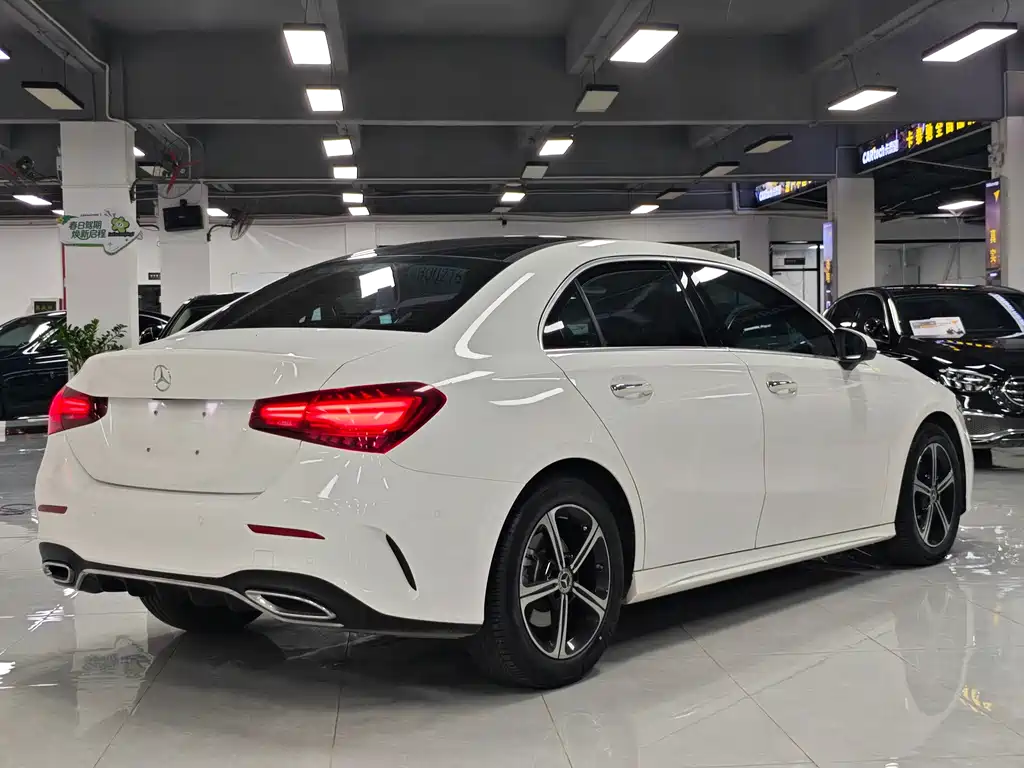 Mercedes-Benz A-Class 2023 — фото 3
