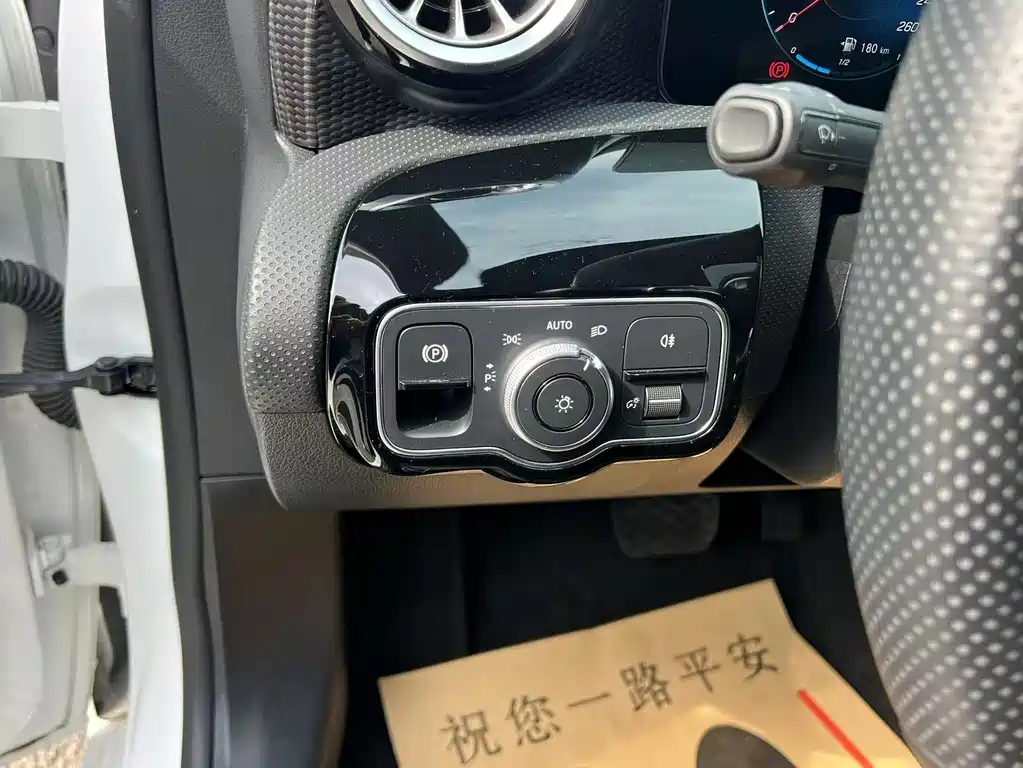 Mercedes-Benz A-Class 2023 — фото 13
