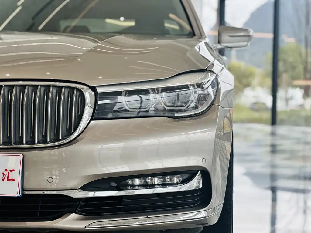 BMW 7 Series 2018 — фото 6