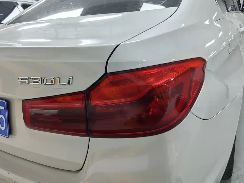 BMW 5 Series 2020 — фото 19