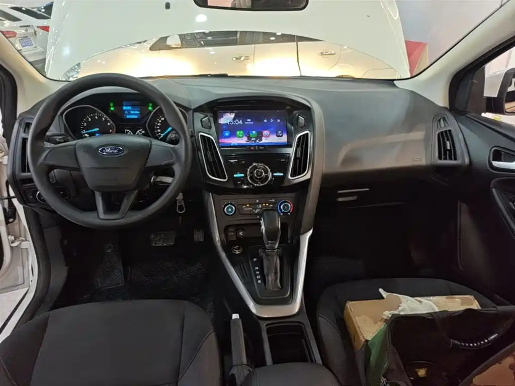 Ford Focus 2016 — фото 10