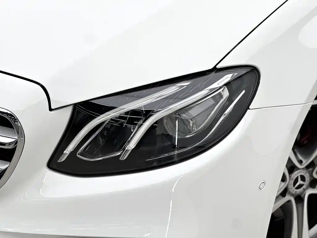 Mercedes-Benz E-Class 2020 — фото 10