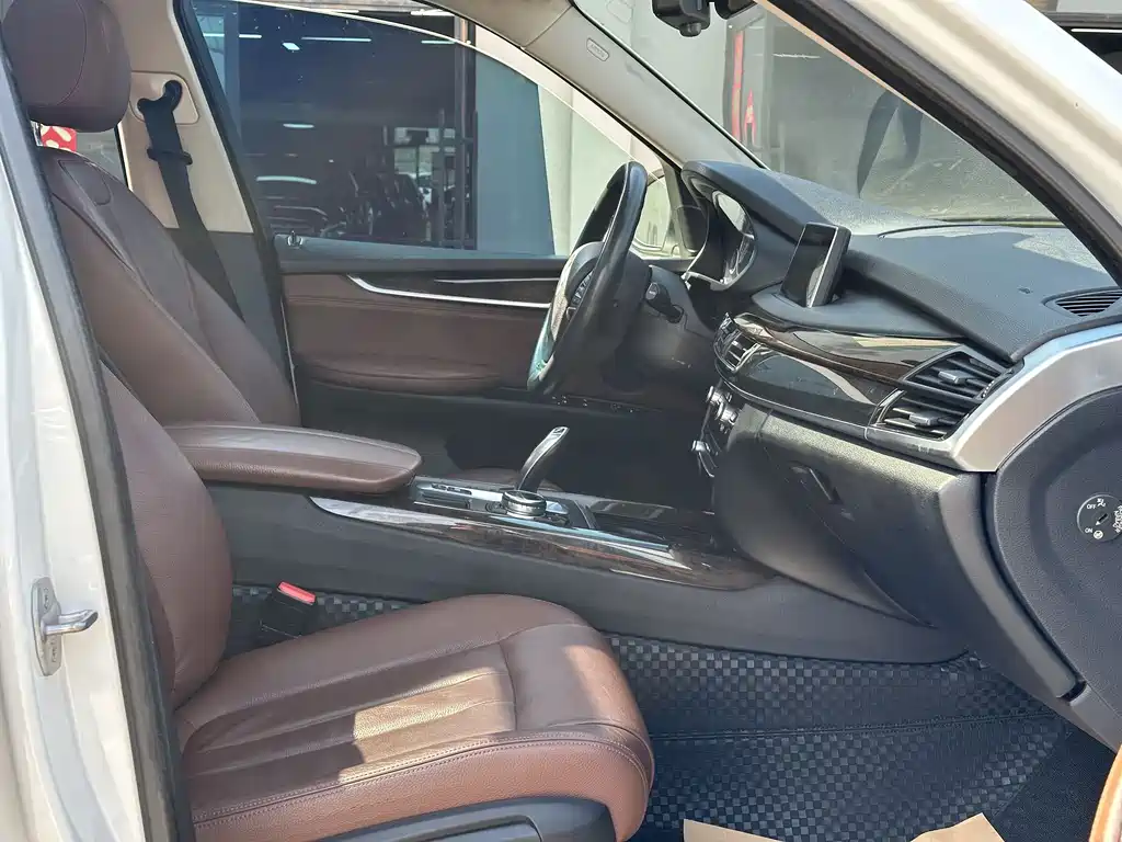 BMW X5 2015 — фото 18
