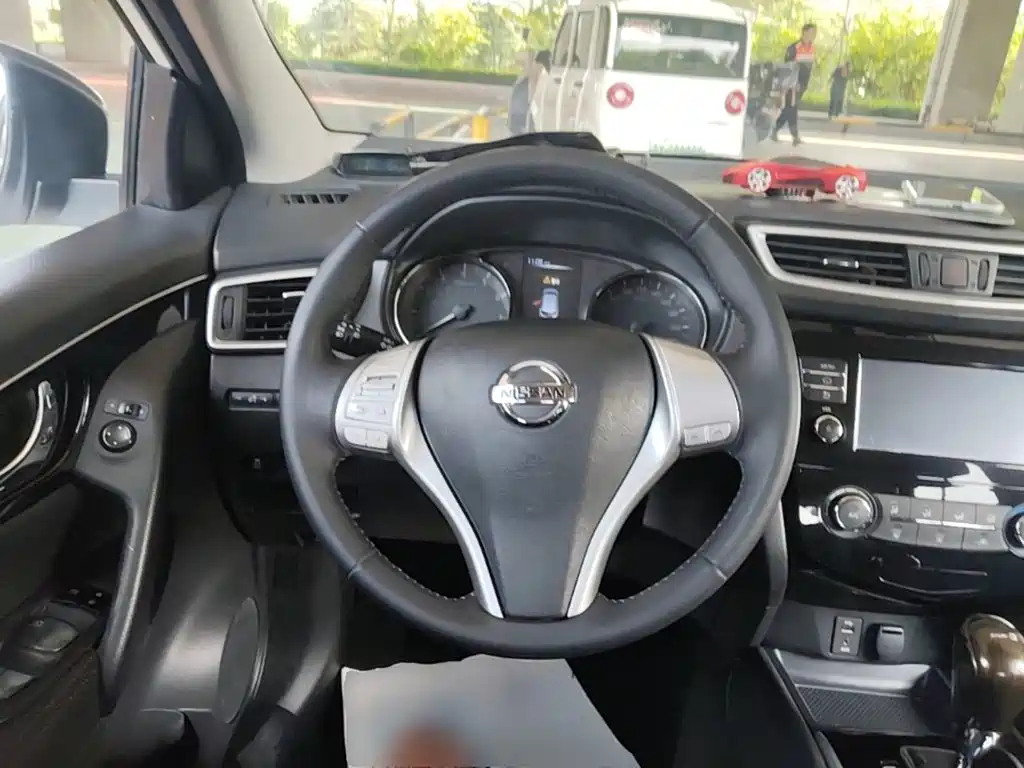 Nissan Qashqai 2017 — фото 11