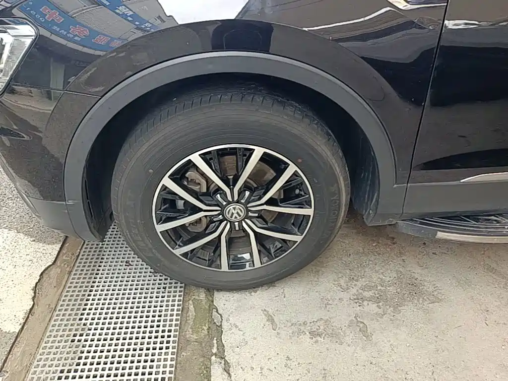 Volkswagen Tiguan L 2018 — фото 23