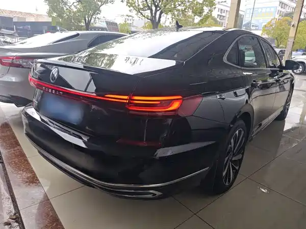 Volkswagen Passat 2025