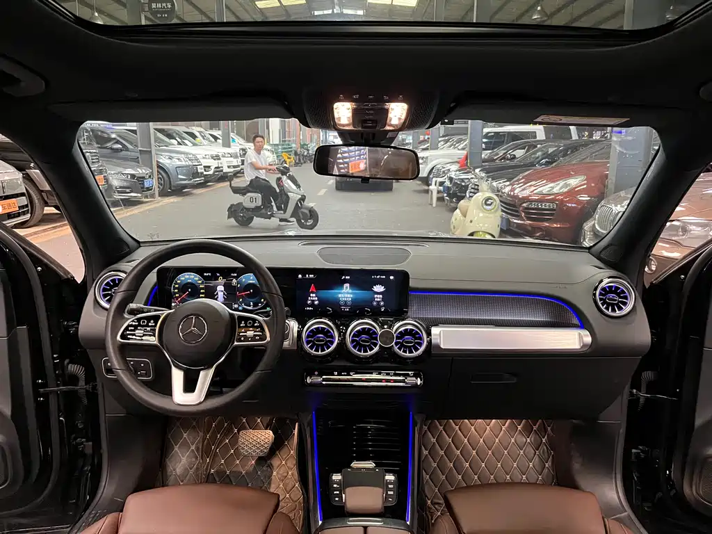 Mercedes-Benz GLB 2023 — фото 15