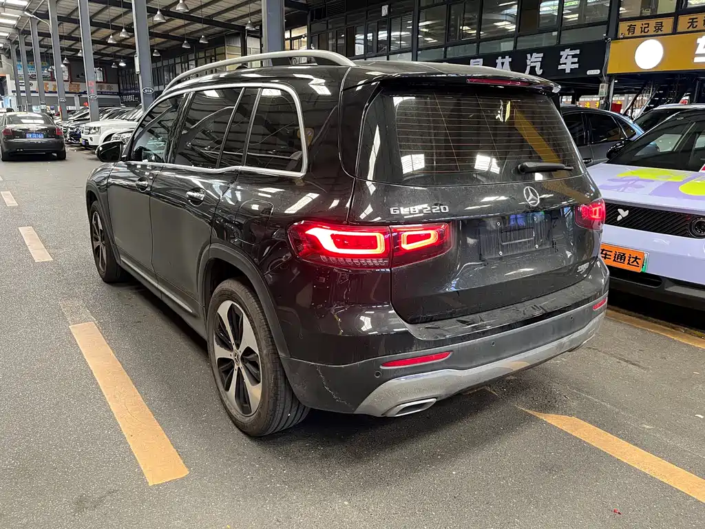 Mercedes-Benz GLB 2023 — фото 4
