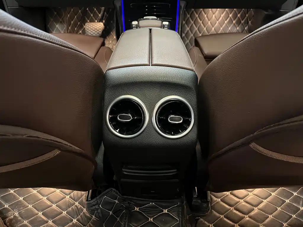 Mercedes-Benz GLB 2023 — фото 11