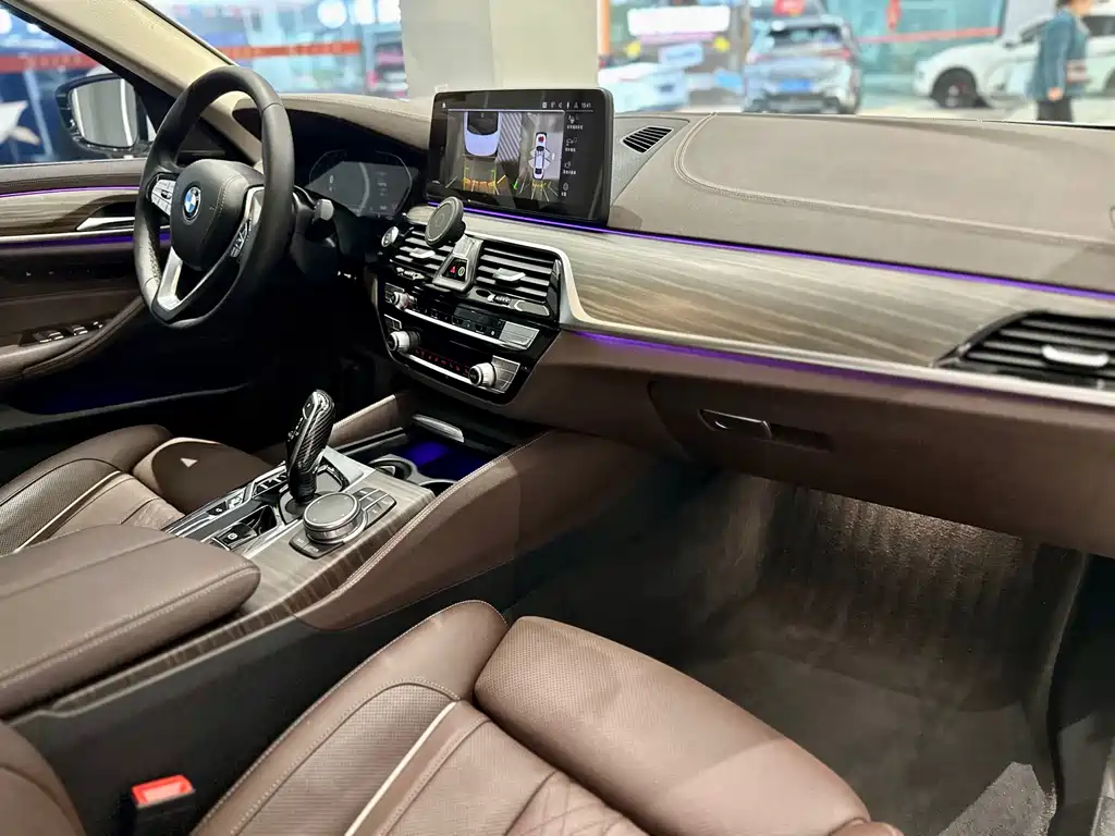 BMW 5 Series 2021