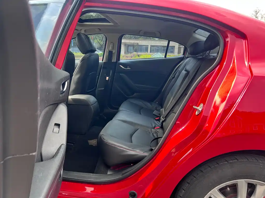 Mazda 3 Axela 2015 — фото 12