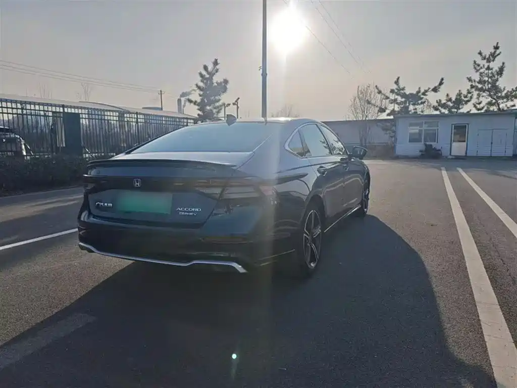 Honda Accord New Energy 2023 — фото 10