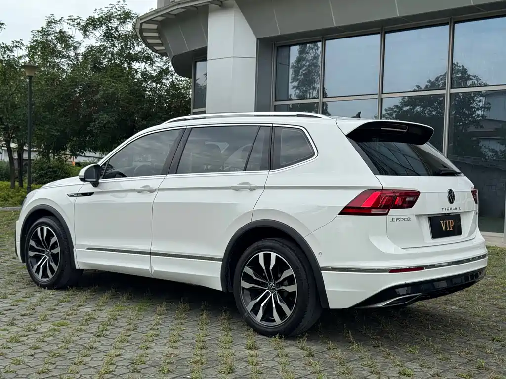 Volkswagen Tiguan L 2021 — фото 6