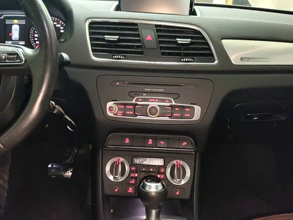 Audi Q3 2014 — фото 13