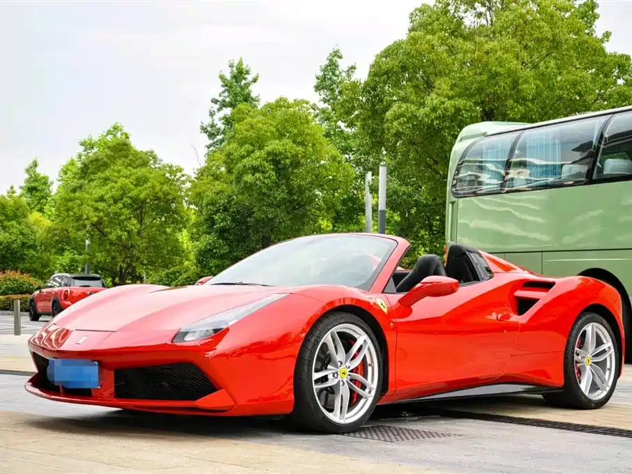 Ferrari 488 2017 — фото 1